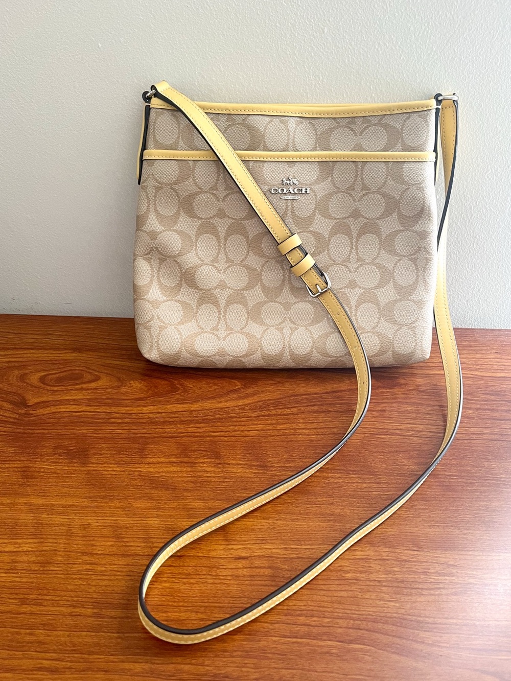 COACH Authentic Crossbody File Bag Signature Monogram Medium Canvas Tan Yellow